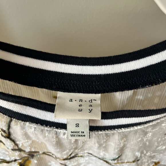 A New Day Velvet top! Perfect for fall! Size small! - Picture 2 of 4